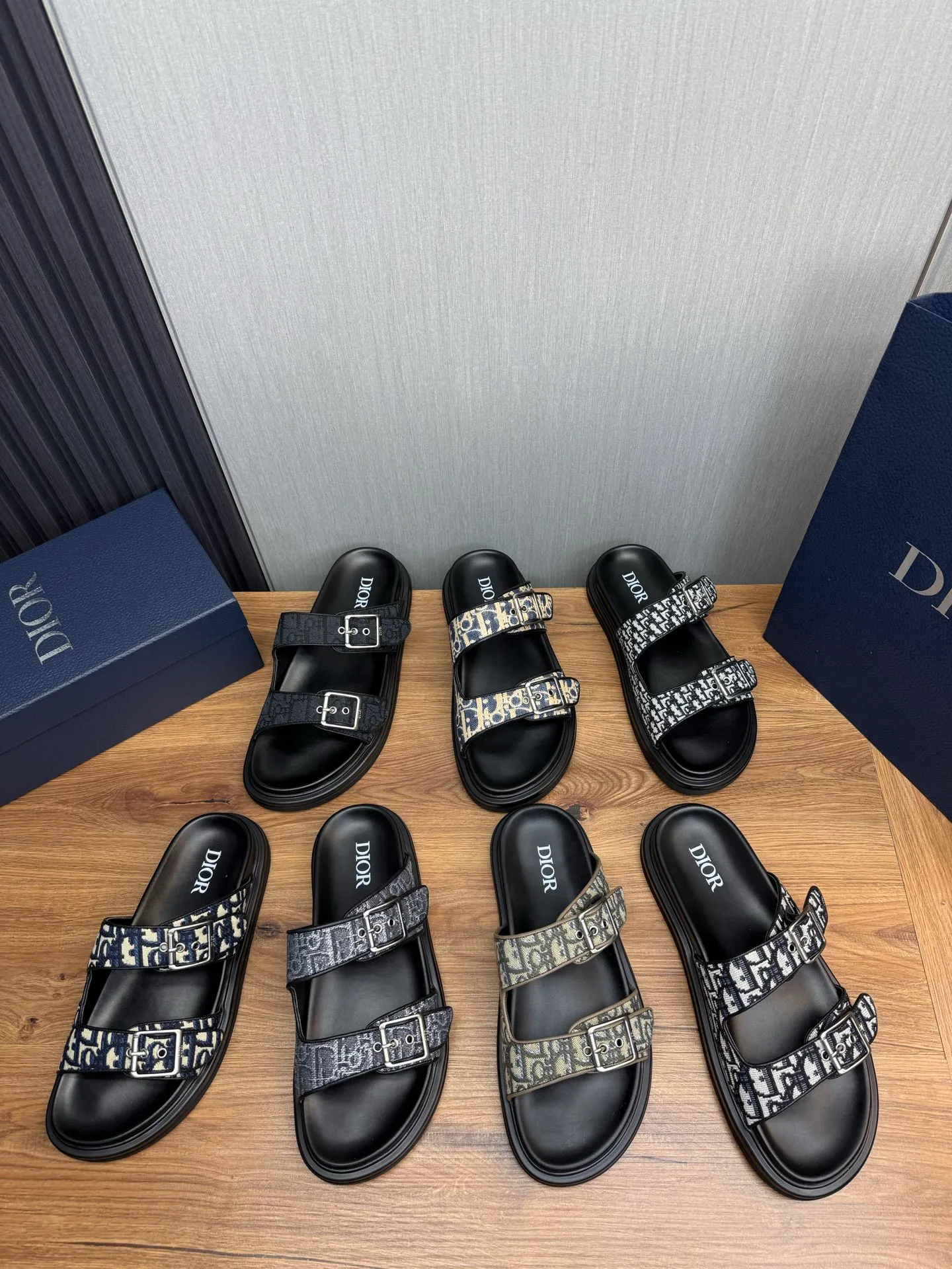 Men's shoes 💰300💰 Dior. Men's slippers 🩴Official website 1:1 production 38-45 yards 45 46 🉑️Customized original material shipped✅